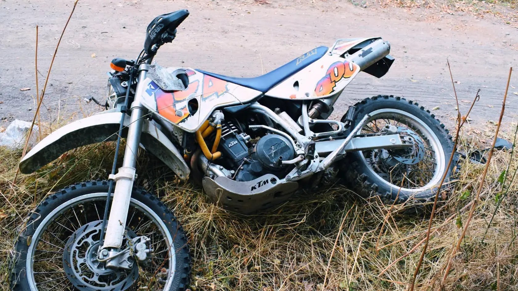 Pri nehode motocykla v Kozom Vrbovku sa zranili dve maloleté osoby.